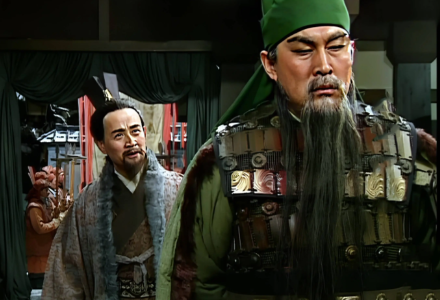 孙权提亲关羽，关羽拒婚之后为何还要当众辱骂使者